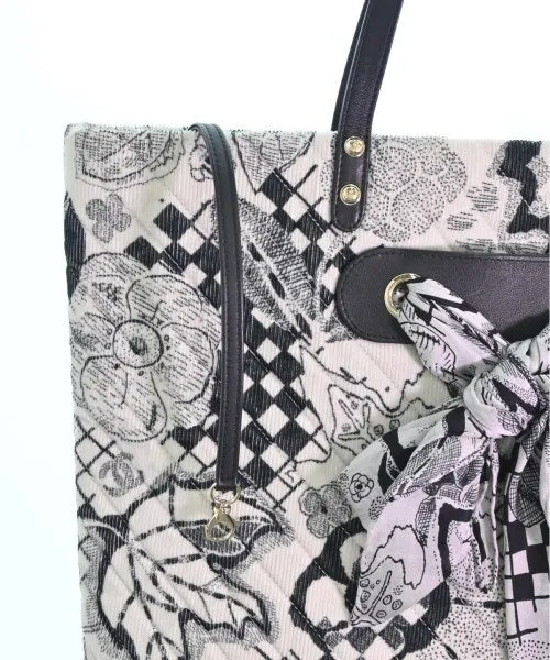 CHANEL Totes