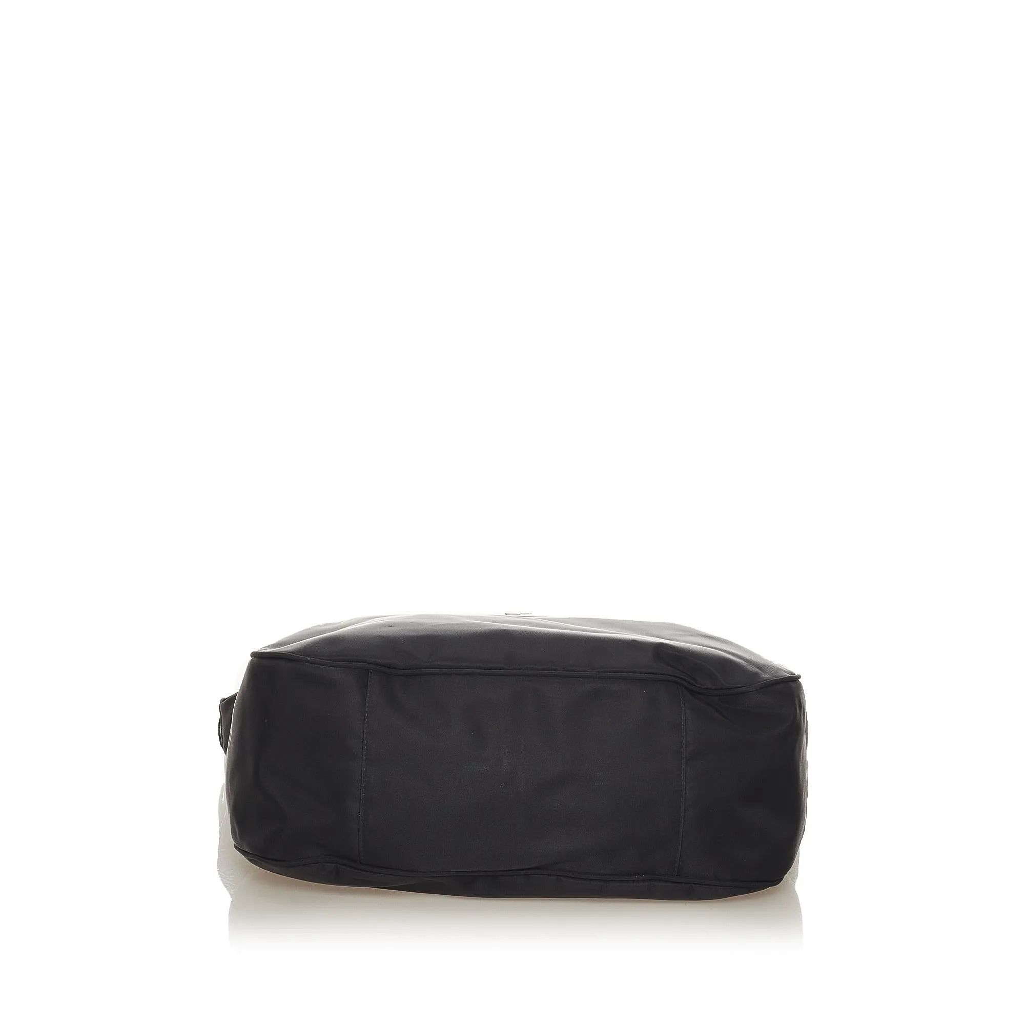 Fendi Nylon Shoulder Bag (SHG-27280)