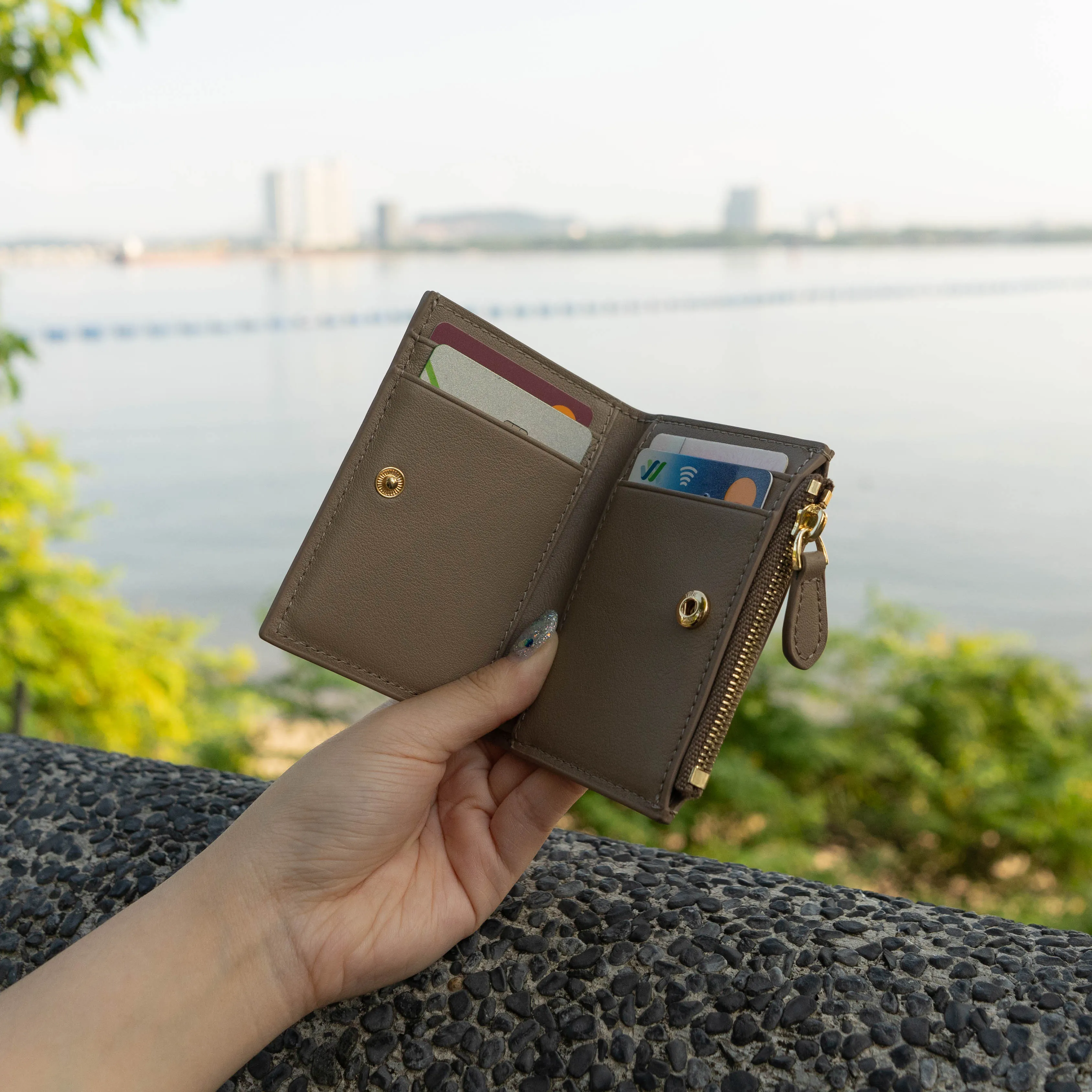 Klara Zip Bifold - Black