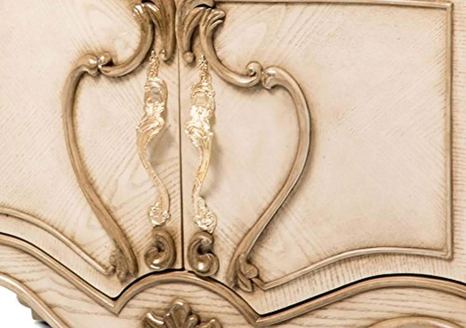 Platine de Royale Champagne 4pc Queen Panel Bedroom Set by Aico Amini