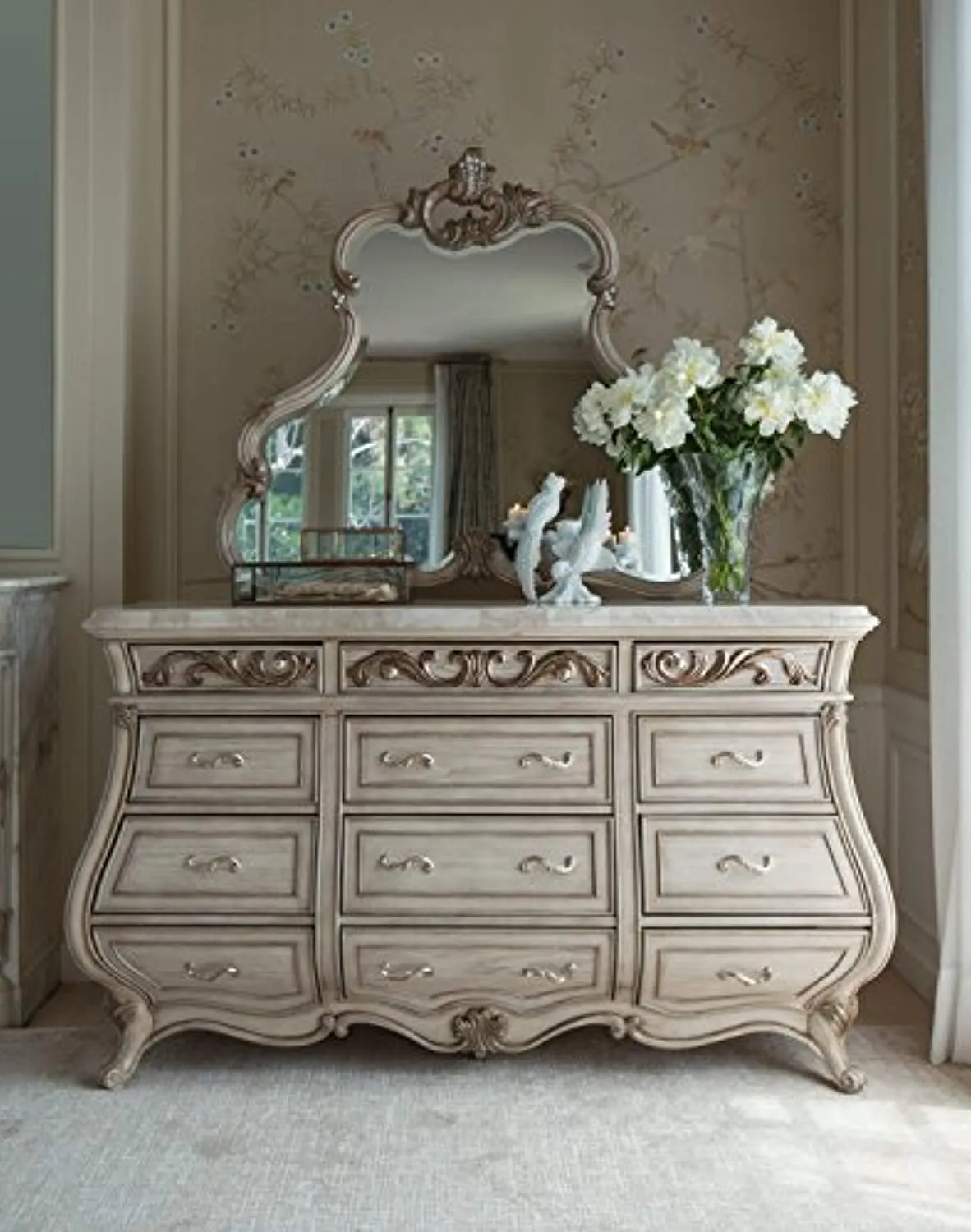 Platine de Royale Champagne 4pc Queen Panel Bedroom Set by Aico Amini