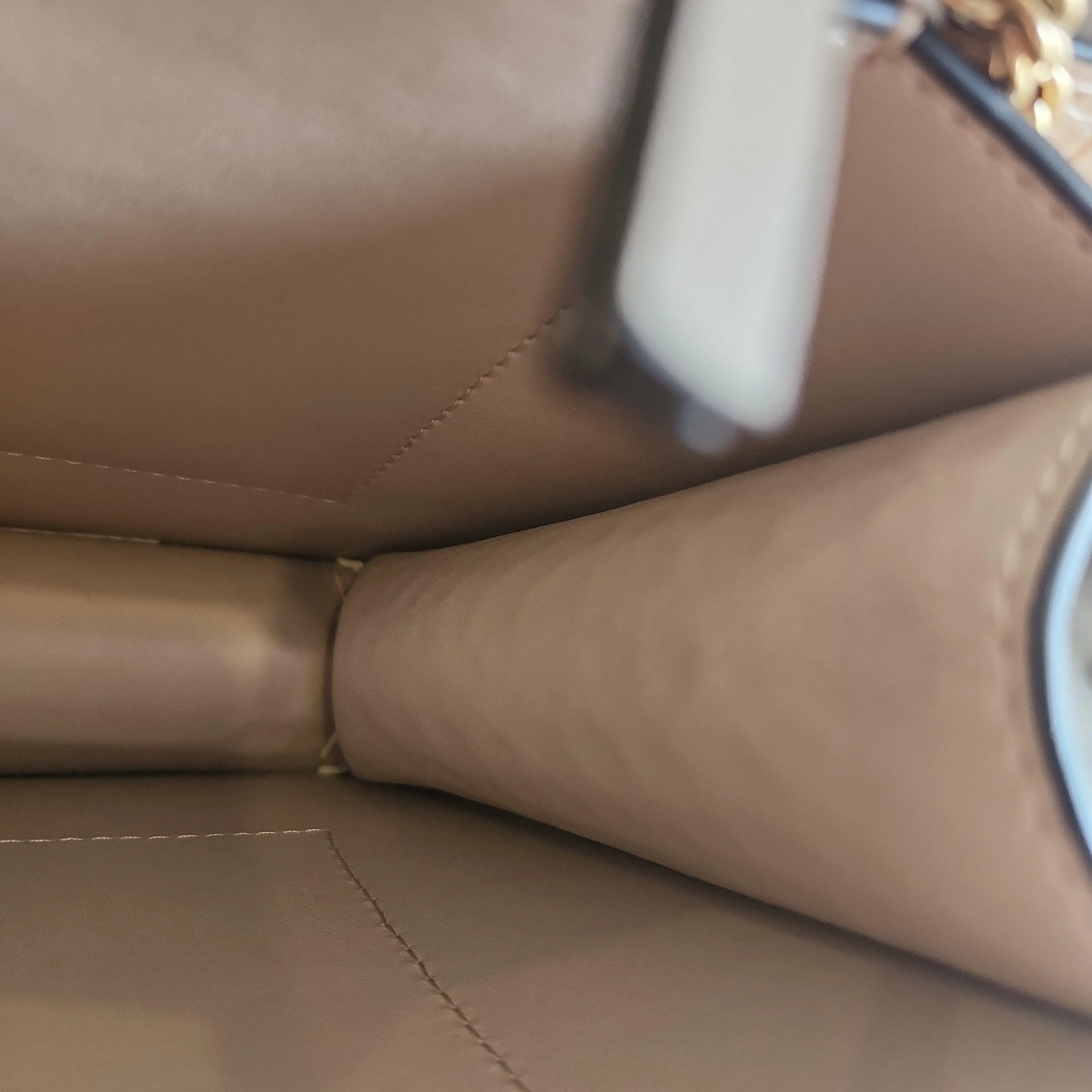 Pre-Loved Treasures - Tory Burch Eleanor Embossed Convertible Shoulder Bag