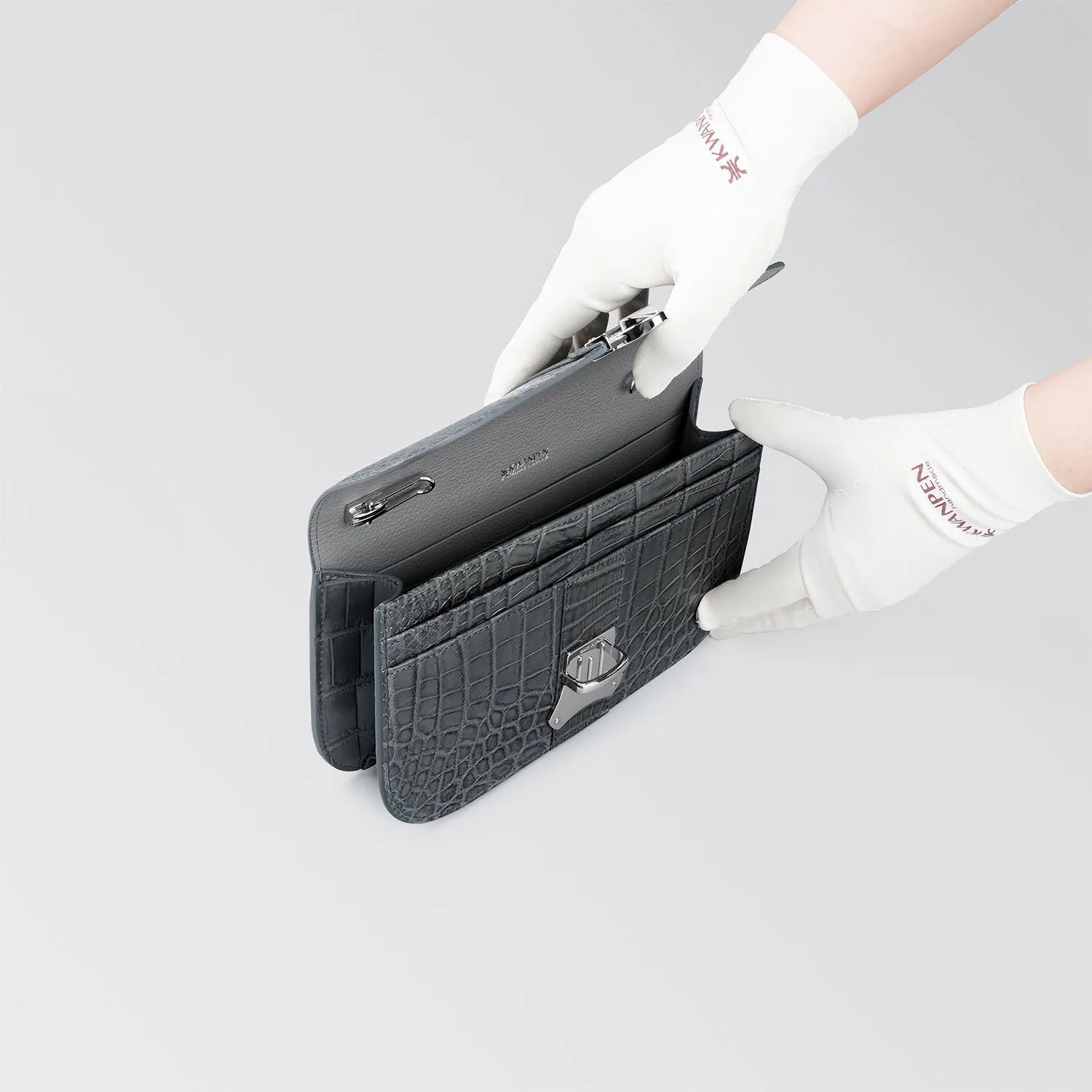 VELA TRINITY CHAIN WALLET