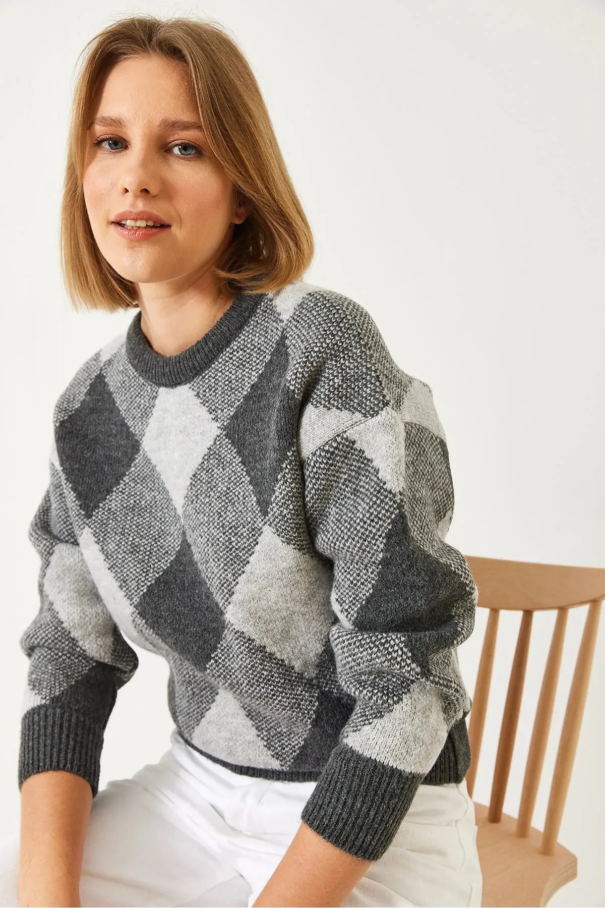Women's Grid Pattern Knit Sweater