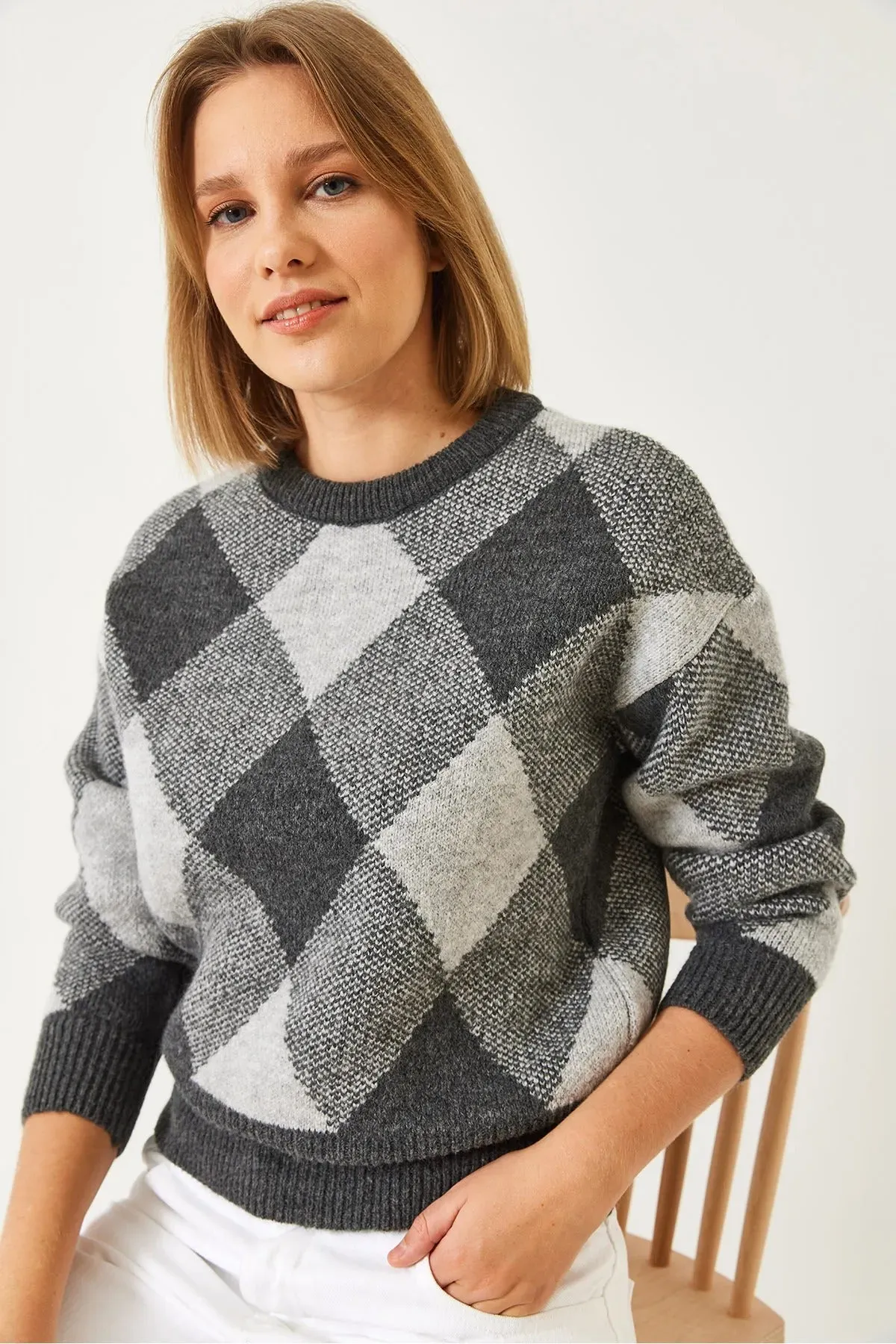 Women's Grid Pattern Knit Sweater